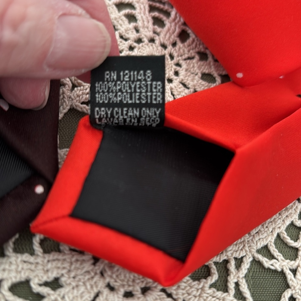 Tie Tales Christmas tie. Preloved. Polyester. Feels like Satin!! - Picture 6 of 6